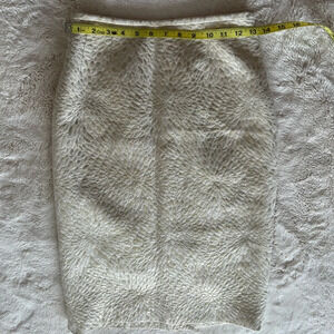Women’s Vintage Kasper Beautiful Floral Embossed Lined Skirt Cream & Gold size 6